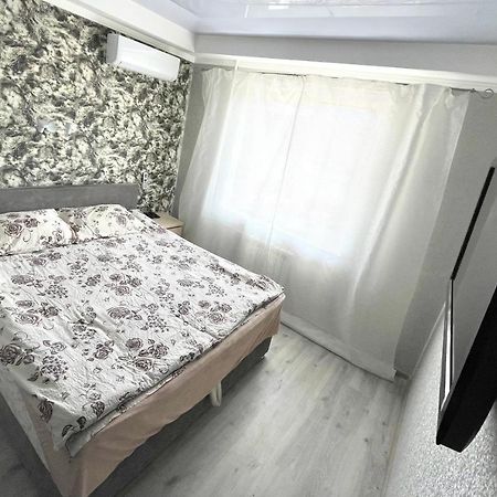 Двокімнатна На Оболоні Біля Дрім-Тауна เคียฟ ภายนอก รูปภาพ